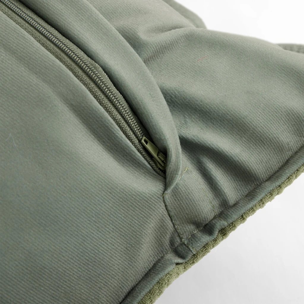 Zielona poszewka ozdobna z zamkiem