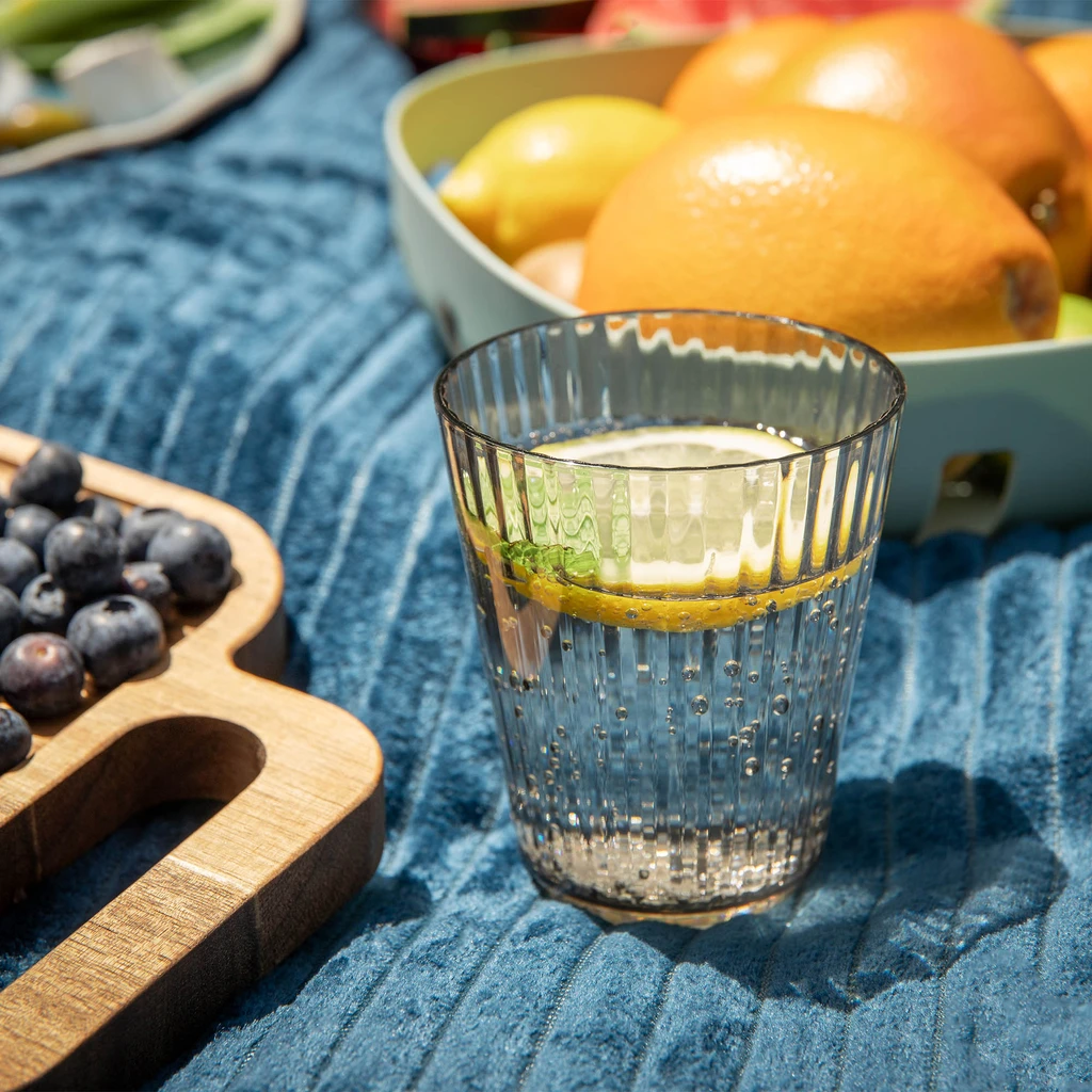 Plastový pohár sivý 320 ml