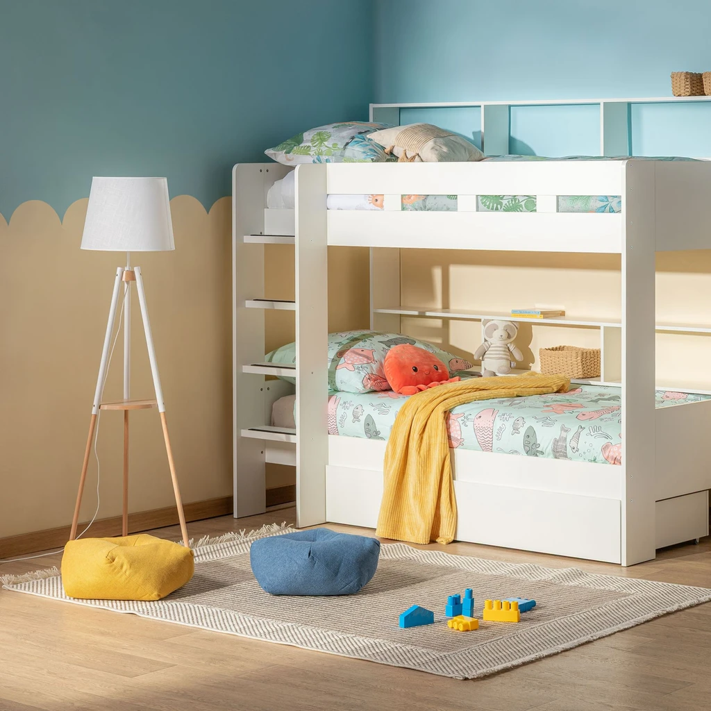 Stojacia lampa s tienidlom v bielej farbe VAIO