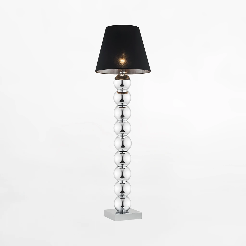 Oprawa modelu stojącego lampy FUDŻI przystosowana jest dla 1 żarówki LED typu E27 o mocy 15W.