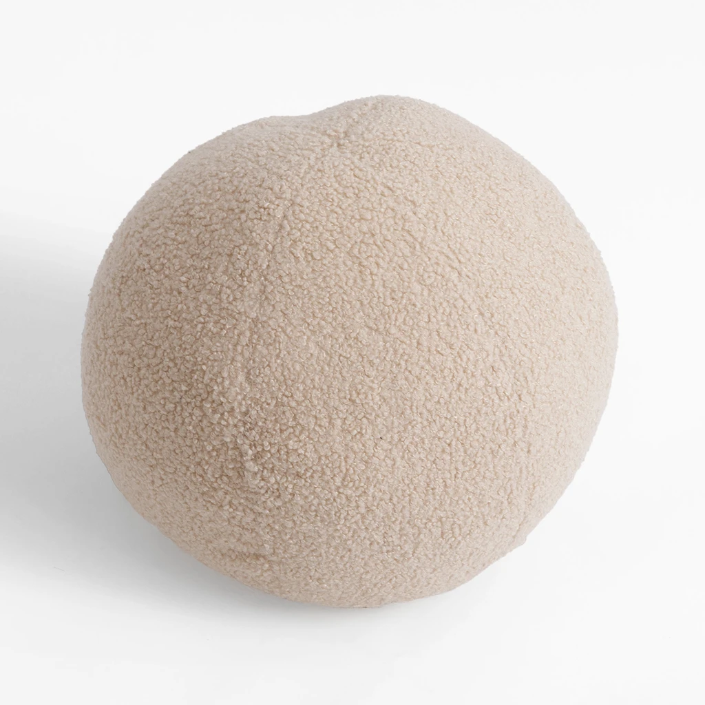 Beżowa poduszka ozdobna kula