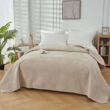 Prehoz na posteľ v krémovej farbe HYPNOSE 220x240 cm