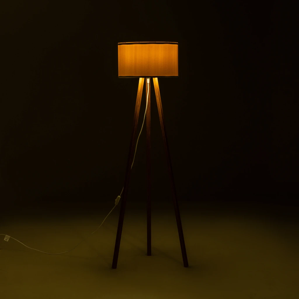 Stojacia lampa PIKO trojnohá bambusová krémová