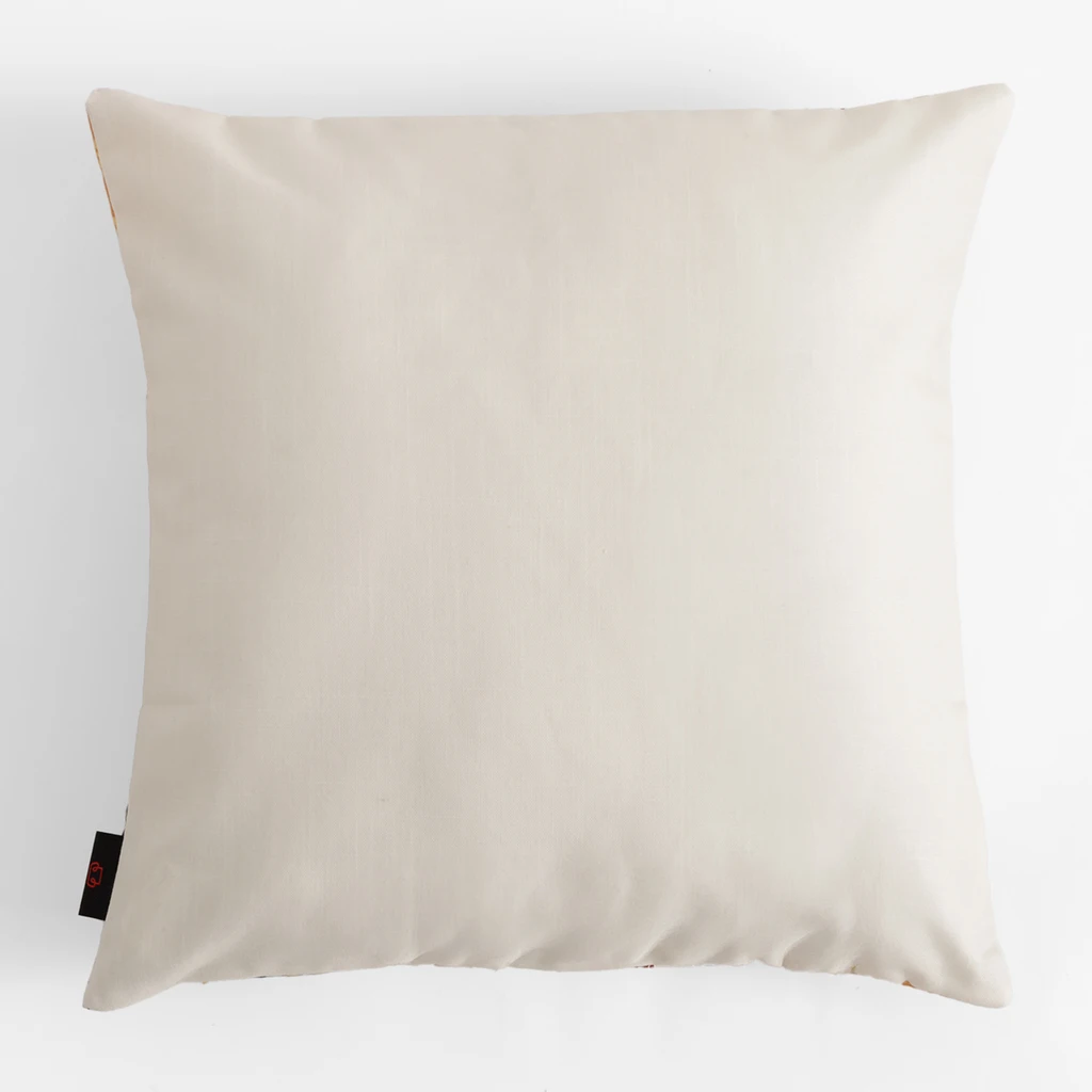 Biały tył poszewki z ptakiem