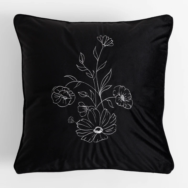 Welurowa poszewka czarna w kwiaty