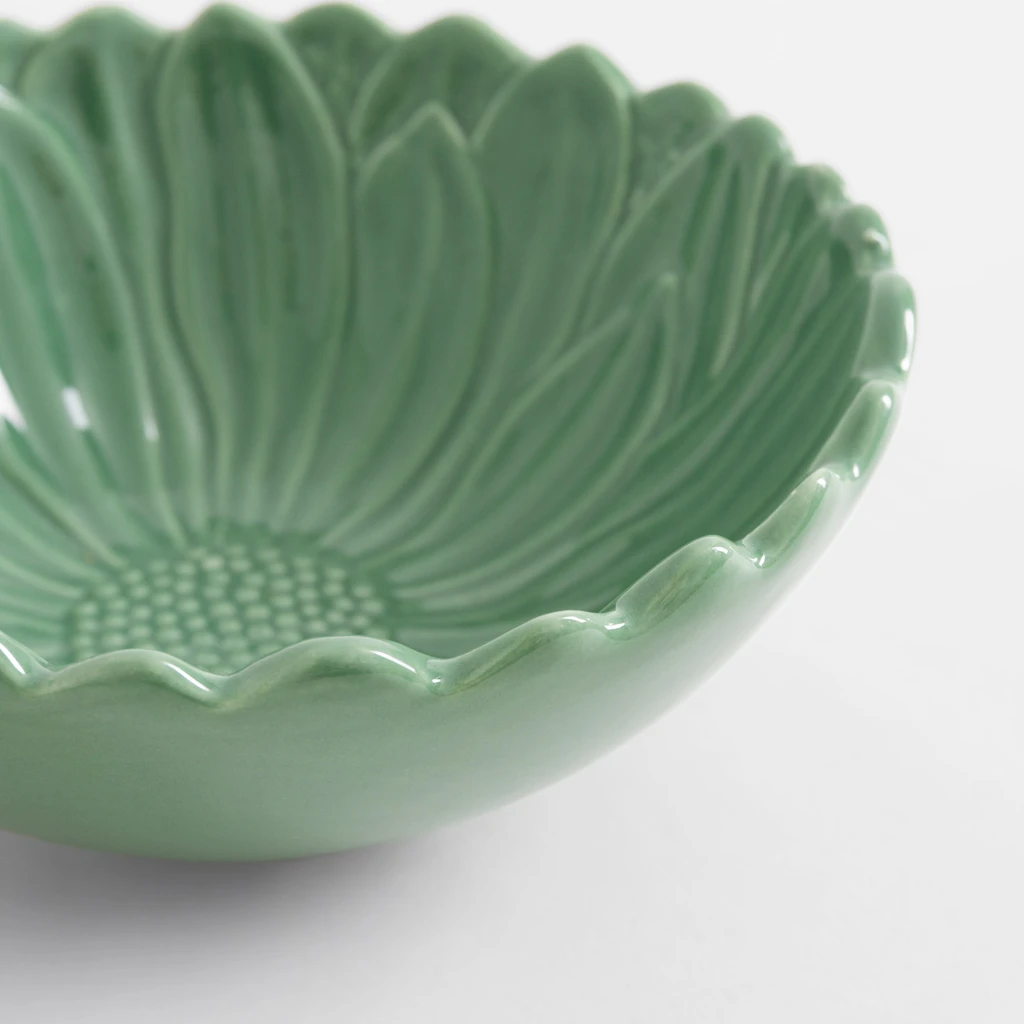 Zielona miska o motywie kwiatka