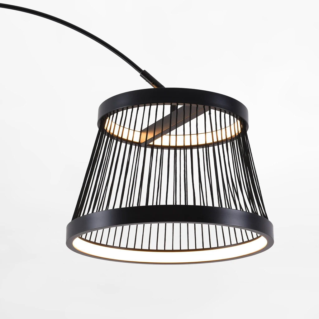 LED wbudowany w oprawę BALU posiada zintegrowane z całością oświetlenie LED o mocy 20W.