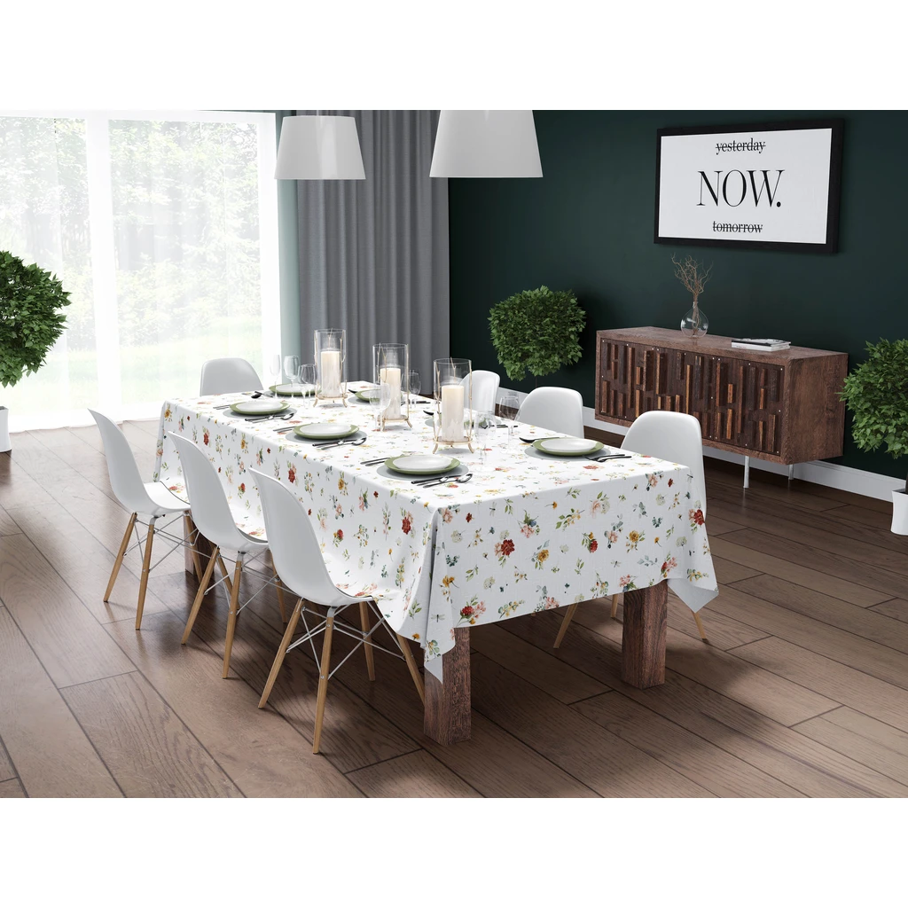 Biely obrus so vzorom kvetov 110 x 160 cm