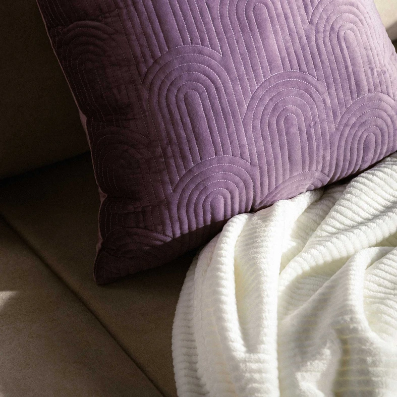 Geometrická velúrová obliečka na vankúš fialová JONES 45x45 cm