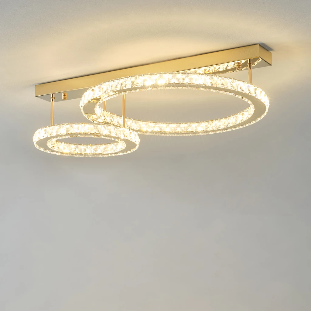 Oświetlenie LED w lampie GIRONA ma moc 40W i strumień świetlny rzędu 4700 lumenów.