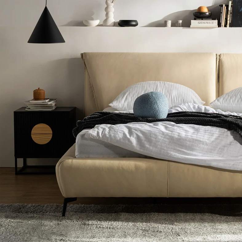 Nočný stolík TERCAM s ryhovaním