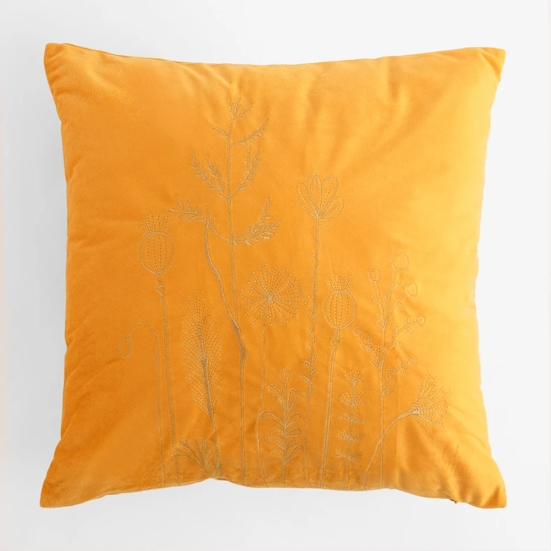 Żółta welurowa poszewka do salonu