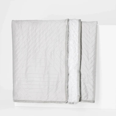 Prehoz na posteľ vo svetlosivej farbe CALDO 180x200 cm