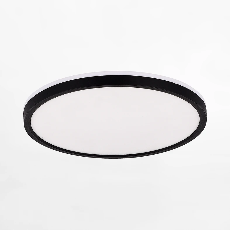 Średnica plafonu to 40 cm - odpowiedni rozmiar do salonu lub jadalni.