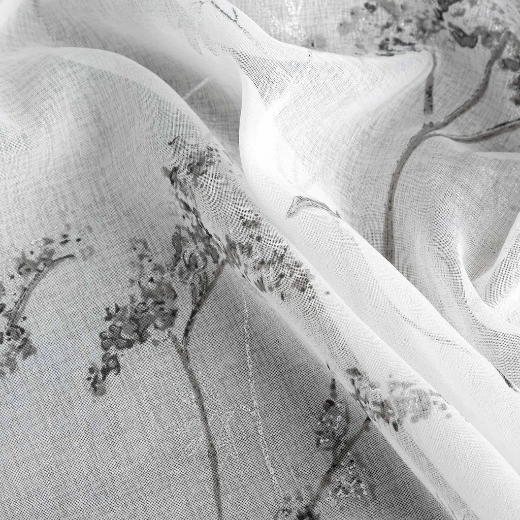 Zasłona na przelotkach do salonu w polne kwiaty