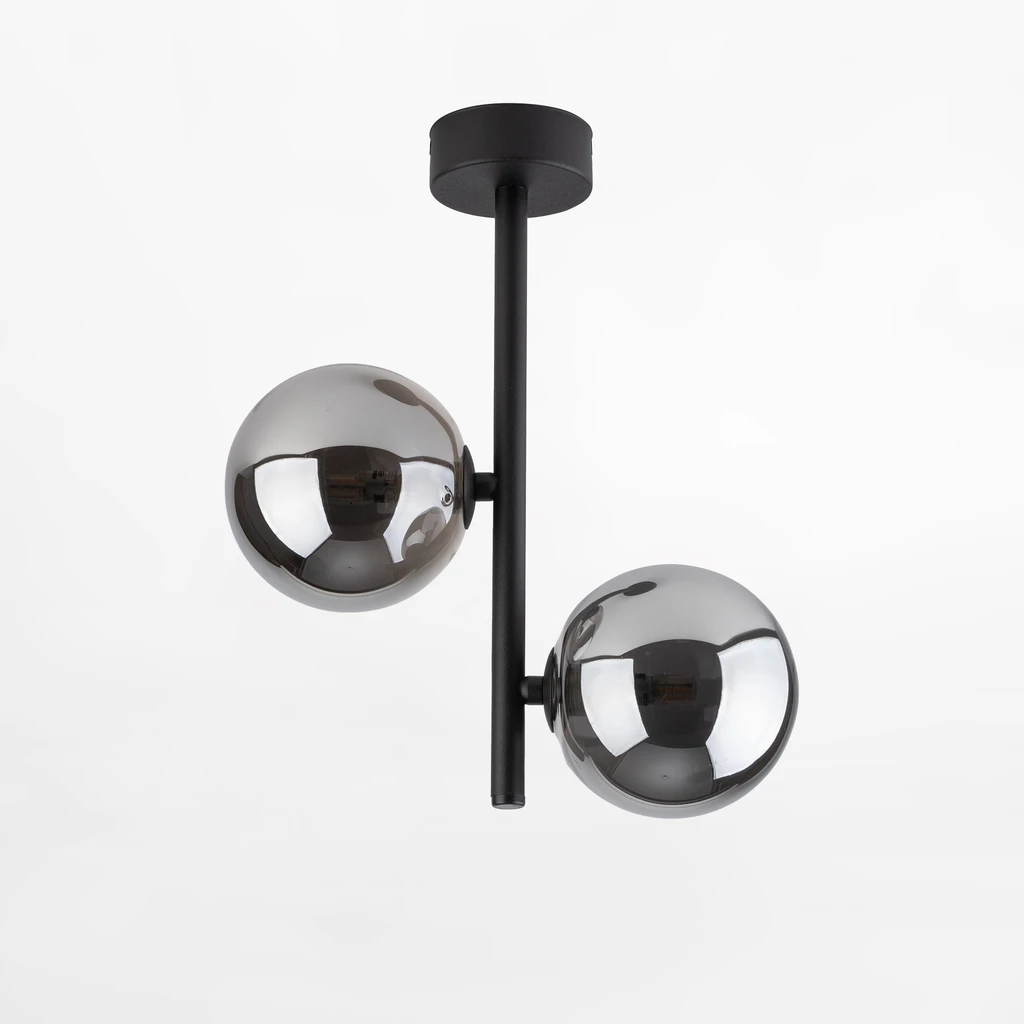 Oprawa lampy ESTERA przystosowana została dla 2 żarówek LED typu G9 o mocy 8W.