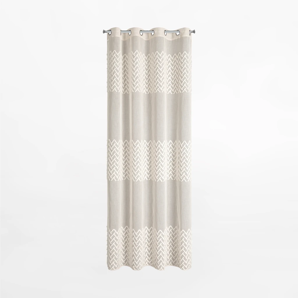 Beżowa zasłona na przelotkach z geometrycznym motywem