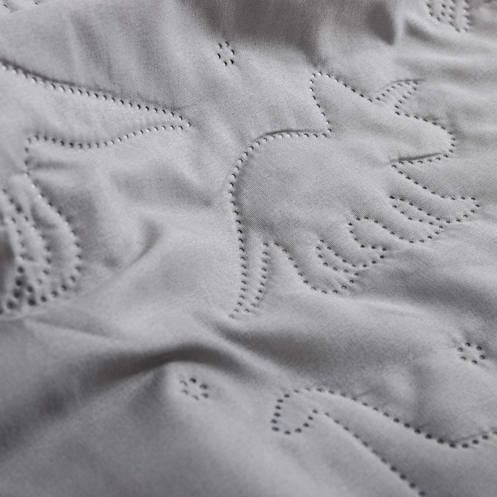 Narzuty na łóżko jasnoszara w dinozaury