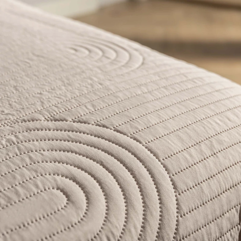 Prešívaný prehoz na posteľ TOSCA béžový 220x240 cm