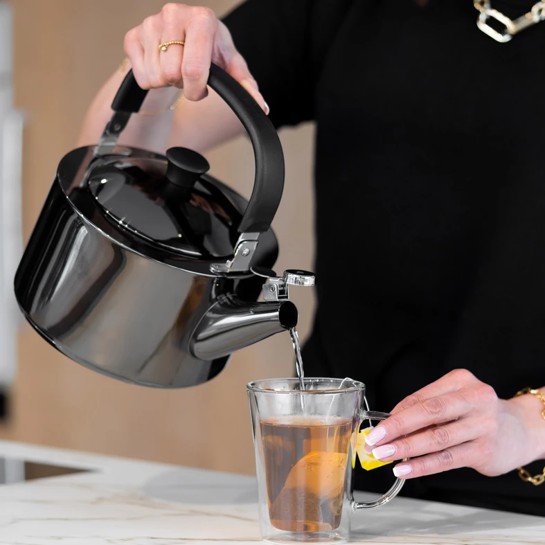 Kanvica s píšťalkou DIAMANTE 1,5 l