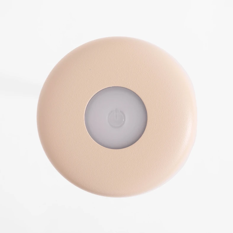 Wbudowane oświetlenie LED w lampie ma moc 2W, emituje strumień świetlny o wartości 80 lumenów.