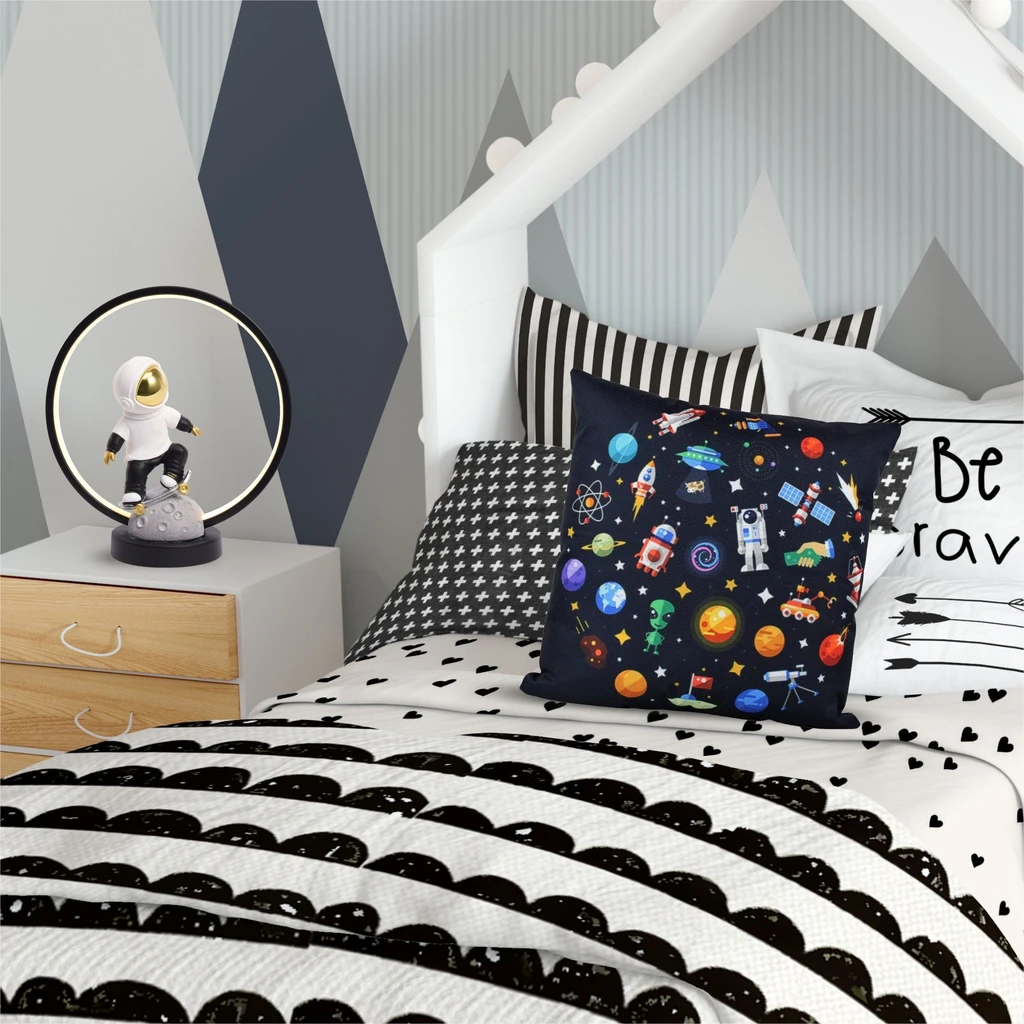 SKATER ASTRONAUTA LED - ozdobna lampka stołowa do pokoju młodzieżowego.