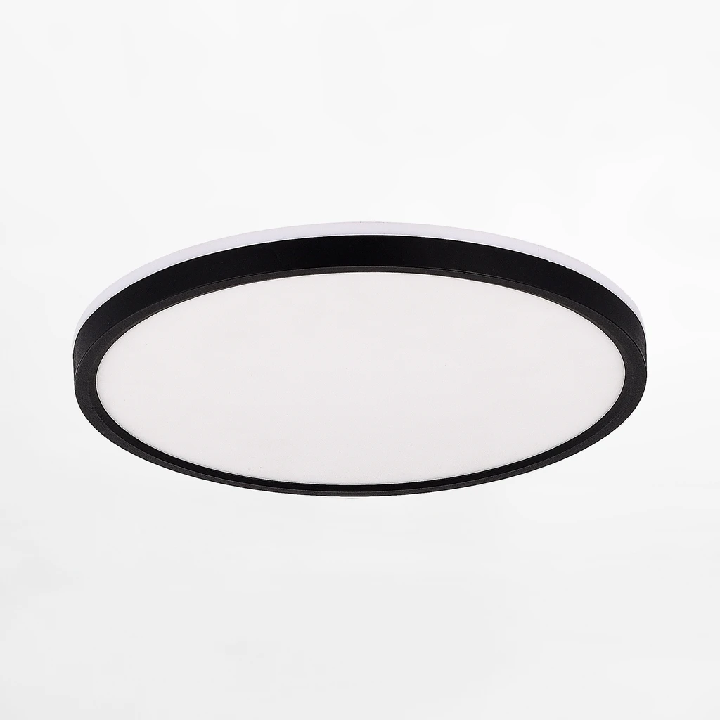 Średnica plafonu to 40 cm - odpowiedni rozmiar do salonu lub jadalni.