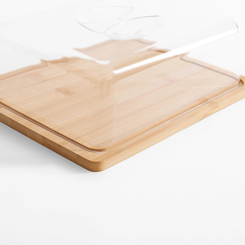 Drewniana deska z pokrywką