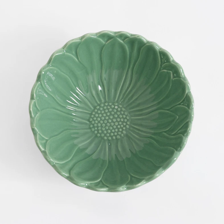 Zielona miska o motywie kwiatka