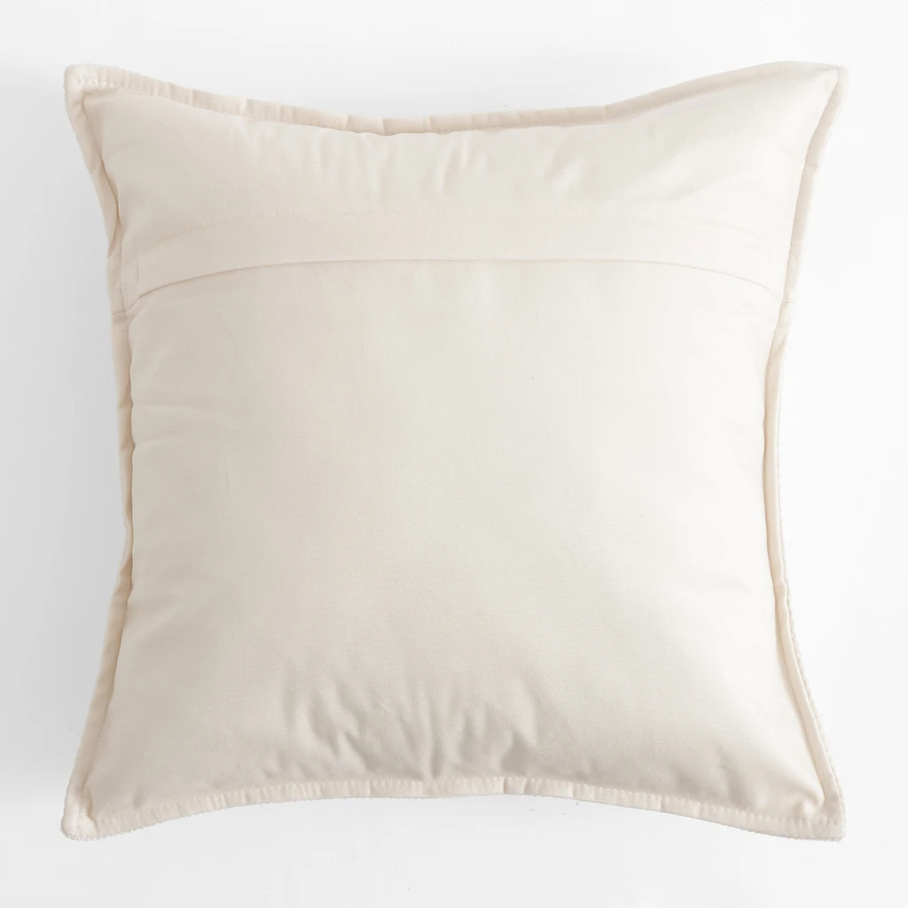 Kremowa poszewka ozdobna z zamkiem