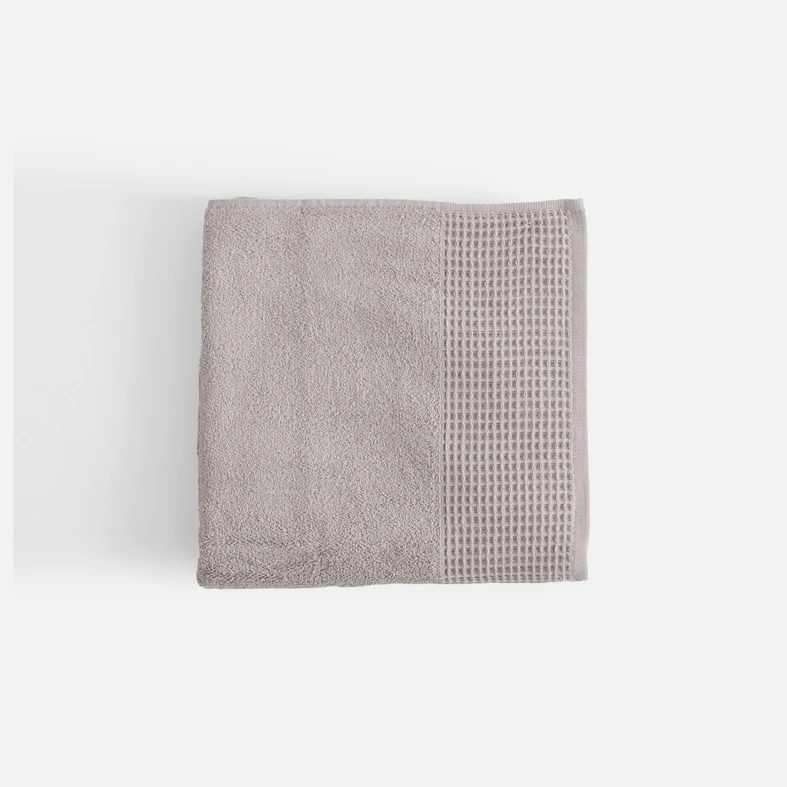 Bavlnený uterák vo svetlosivej farbe 70x140 cm