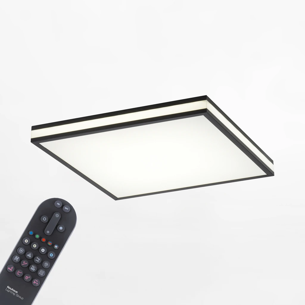 Zintegrowane z obudową oświetlenie LED ma moc 25W. Strumień świetlny ma wartość 1650 lumenów.