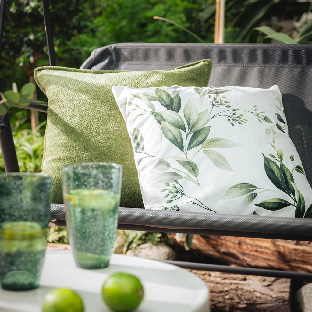 Dekoračná obliečka na vankúš LISTY v bielej farbe OLIVE 45x45 cm