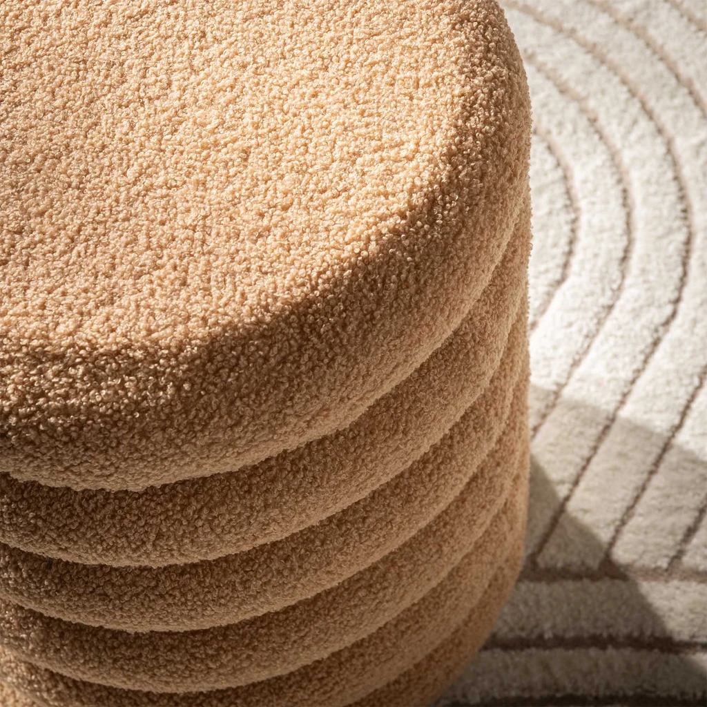 Svetlohnedá taburetka 38x42 cm