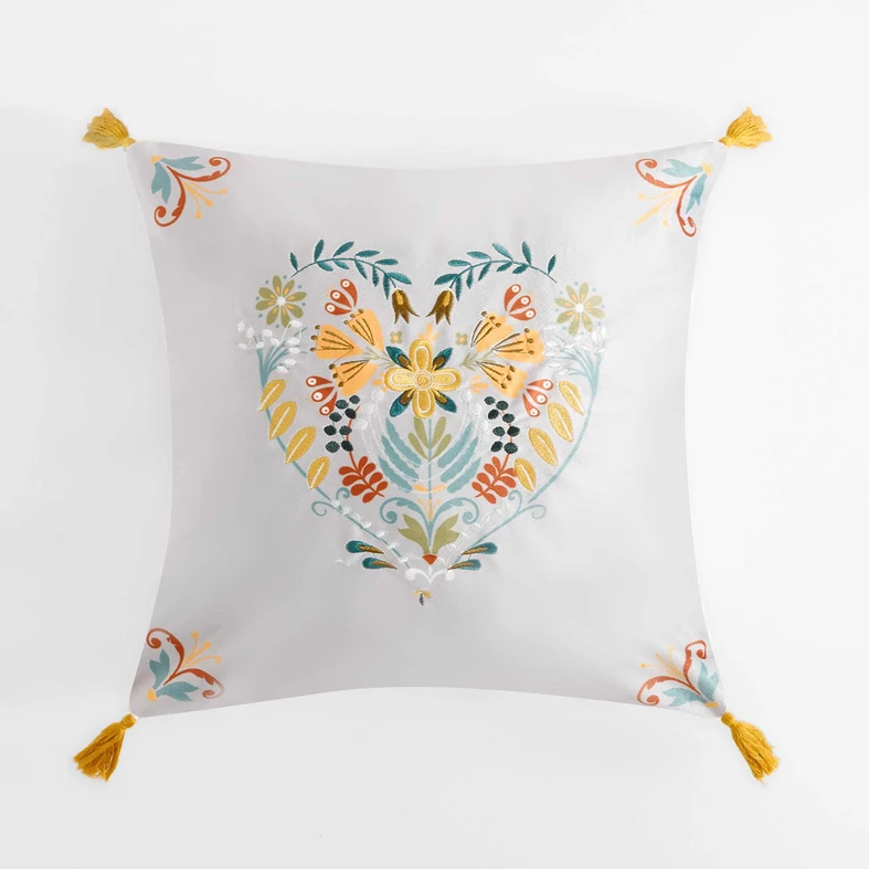 Dekoračná obliečka vyšívaná svetlosivá FOLKY 45x45 cm