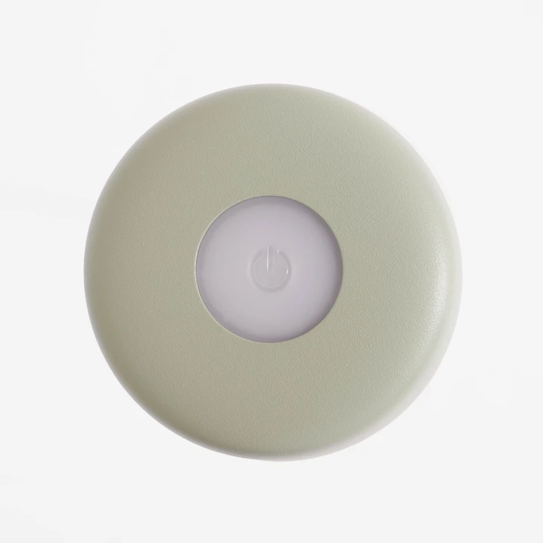 Wbudowane oświetlenie LED w lampie ma moc 2W, emituje strumień świetlny o wartości 80 lumenów.