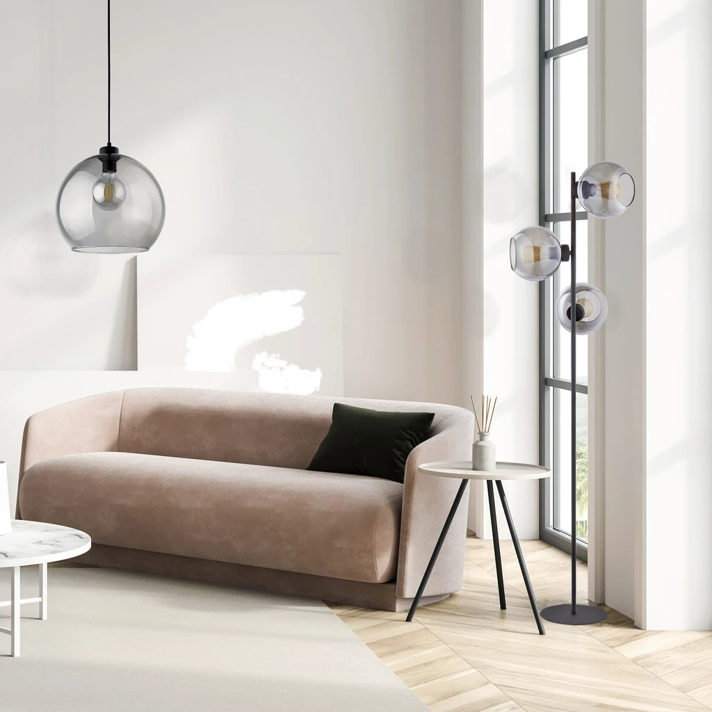 Wiszący model CUBUS z jest doskonałą propozycją do standardowego pokoju, kuchni, sypialni lub przedpokoju.