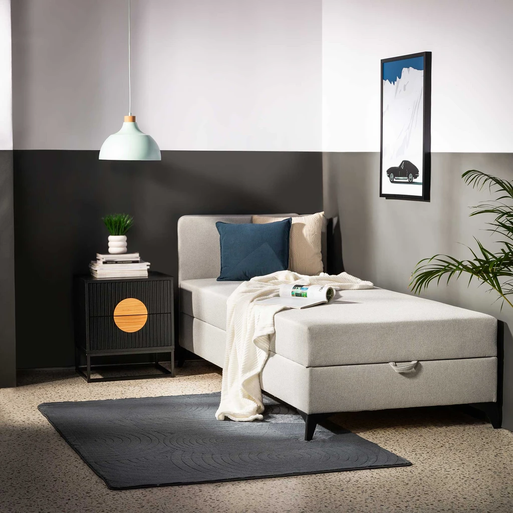 Nočný stolík TERCAM s ryhovaním