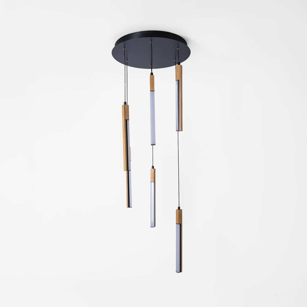 Lampa wisząca ELIOT to oświetlenie do wnętrz przestronnych nowoczesnych z lekką, futurystyczną nutą.