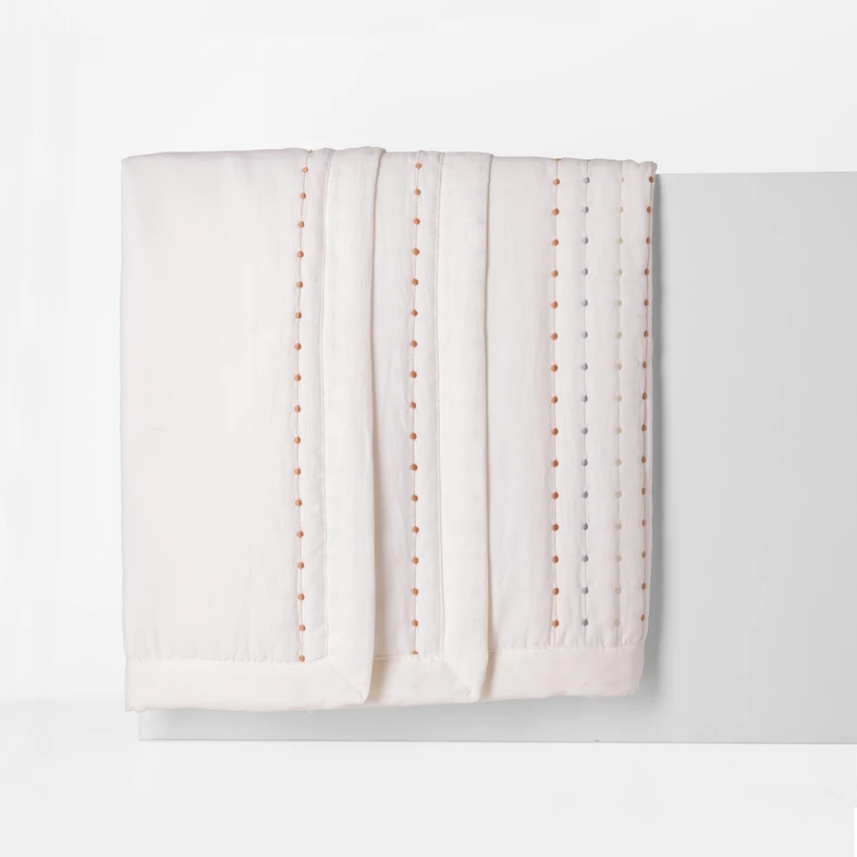 Prehoz na posteľ v krémovej farbe VANILLA DOTS 200x220 cm