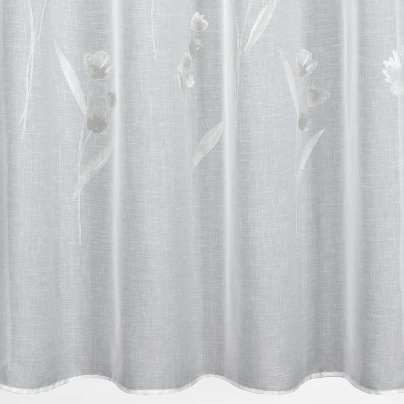 Biała firana z motywem kwiatów