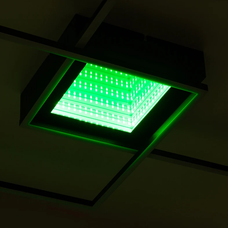 Stropné svietidlo LED RGB čierne LUMI s diaľkovým ovládačom