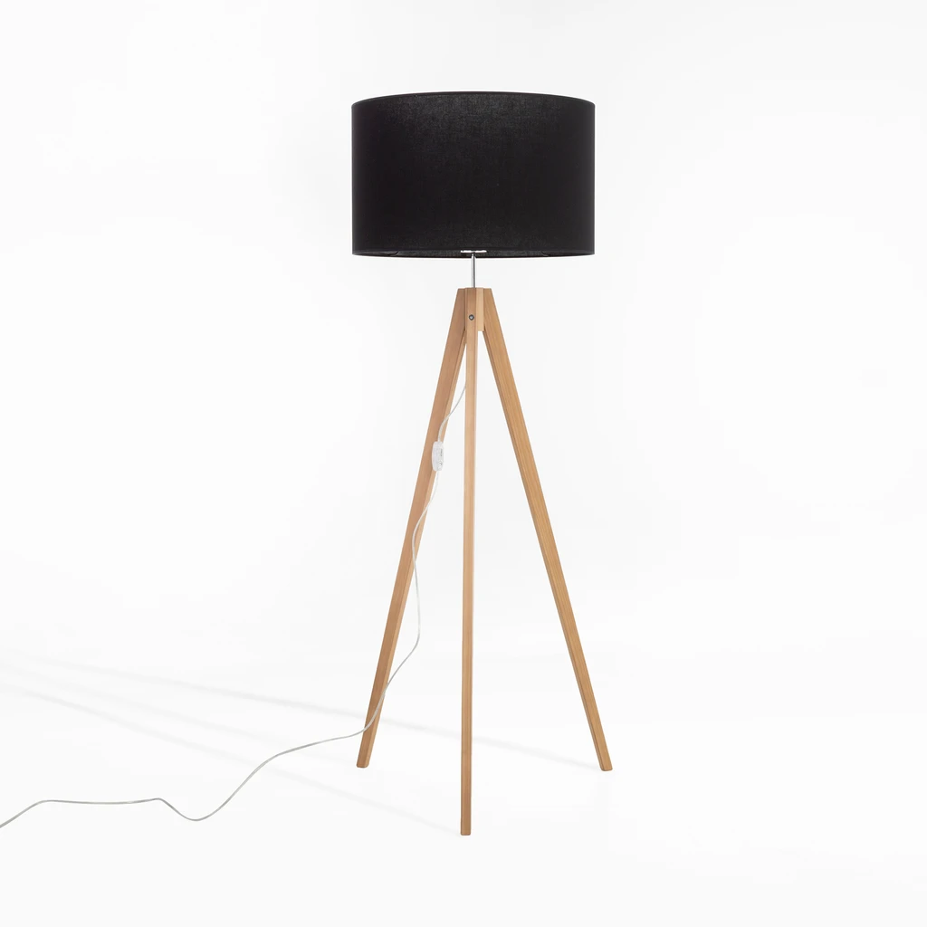 Lampa na drevenom statíve tienidlo čierne TREVISO